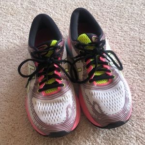 Women ASICS Gel-Nimbus gym shoe